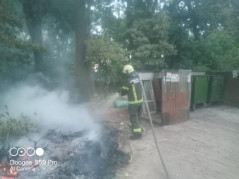 16.09.2025  тушение спасателями-пожарными  Службы спасения  г. Краснодара пожара в посёлке Дружелюбный, СТ «КСК-1»